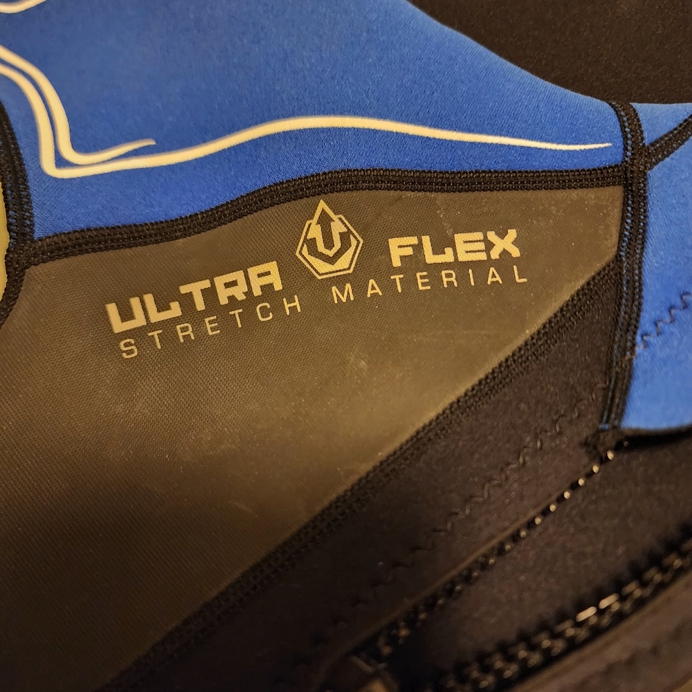 Wetsuit - Picture 3 of 4
